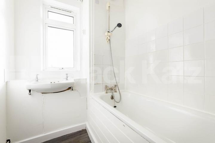 			3 Bedroom, 1 bath, 1 reception Flat			 Robert Street, Camden / Euston